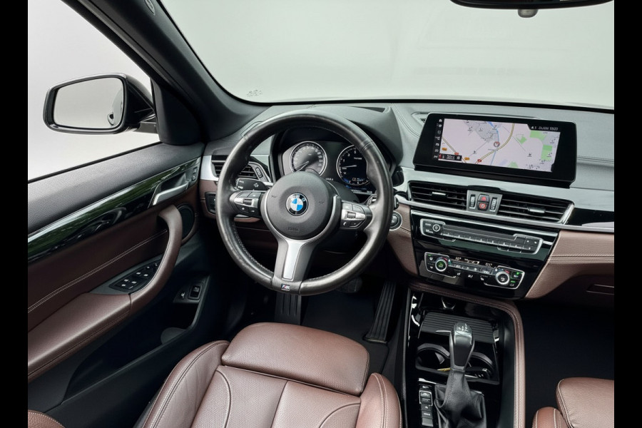 BMW X1 xDrive25e 221PK PHEV HIGH EXECUTIVE SPORT TREKHAAK/LEDER/HEAD-UP/PANORAMADAK PLUG-IN HYBRIDE