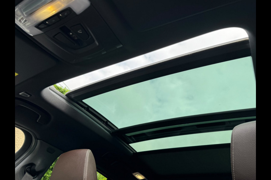 BMW X1 xDrive25e 221PK PHEV HIGH EXECUTIVE SPORT TREKHAAK/LEDER/HEAD-UP/PANORAMADAK PLUG-IN HYBRIDE