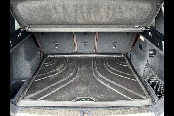 BMW X1 xDrive25e 221PK PHEV HIGH EXECUTIVE SPORT TREKHAAK/LEDER/HEAD-UP/PANORAMADAK PLUG-IN HYBRIDE