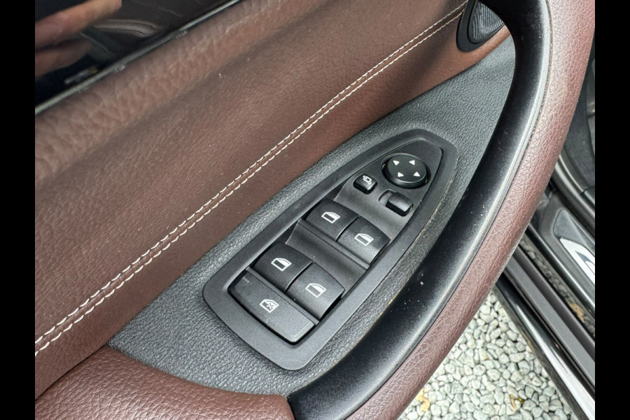 BMW X1 xDrive25e 221PK PHEV HIGH EXECUTIVE SPORT TREKHAAK/LEDER/HEAD-UP/PANORAMADAK PLUG-IN HYBRIDE