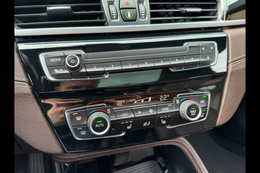 BMW X1 xDrive25e 221PK PHEV HIGH EXECUTIVE SPORT TREKHAAK/LEDER/HEAD-UP/PANORAMADAK PLUG-IN HYBRIDE