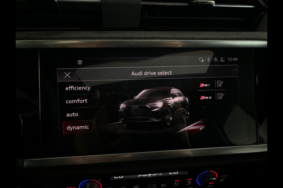 Audi RSQ3 Sportback 2.5 TFSI Pano|Ceramic|B&O|Trekhaak|VOL