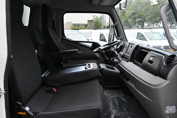 FUSO Canter 3C15 3.0 DI 340 Bakwagen met laadklep Dhollandia klep, Geveerde stoel