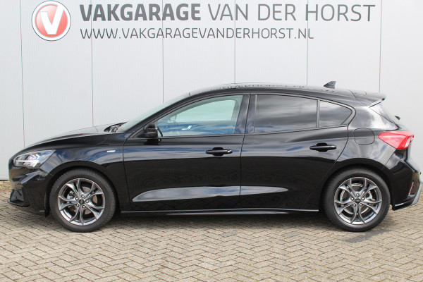 Ford Focus 1.0-125pk EcoBoost ST-Line AUTOMAAT ! Gun u het gemak, comfort en plezier van een automaat ! Autm. airco, stoel-, stuur- en voorraamverw., all season banden, camera, LED verlichting, navigatie, telefoonvoorb., trekhaak etc.