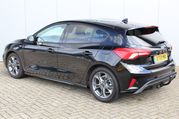 Ford Focus 1.0-125pk EcoBoost ST-Line AUTOMAAT ! Gun u het gemak, comfort en plezier van een automaat ! Autm. airco, stoel-, stuur- en voorraamverw., all season banden, camera, LED verlichting, navigatie, telefoonvoorb., trekhaak etc.