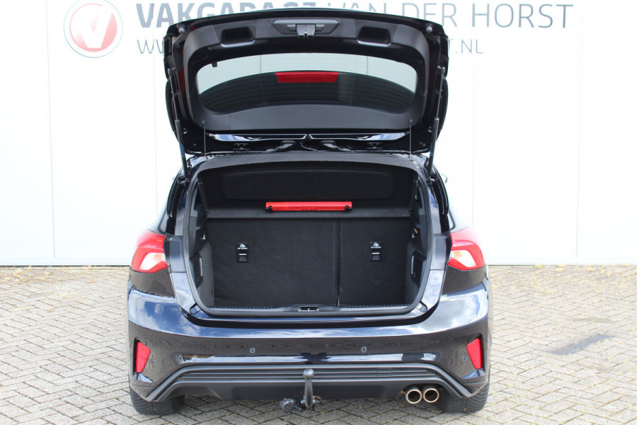 Ford Focus 1.0-125pk EcoBoost ST-Line AUTOMAAT ! Gun u het gemak, comfort en plezier van een automaat ! Autm. airco, stoel-, stuur- en voorraamverw., all season banden, camera, LED verlichting, navigatie, telefoonvoorb., trekhaak etc.