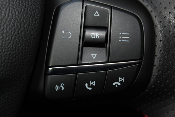 Ford Focus 1.0-125pk EcoBoost ST-Line AUTOMAAT ! Gun u het gemak, comfort en plezier van een automaat ! Autm. airco, stoel-, stuur- en voorraamverw., all season banden, camera, LED verlichting, navigatie, telefoonvoorb., trekhaak etc.