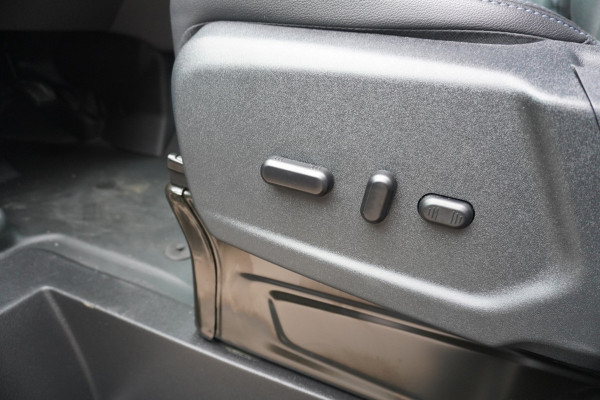 Ford Transit Custom 300S 2.0 TDCI 130PK L1H1 Limited Active edition Nr. V098 | Airco | Cruise | Apple-Android auto