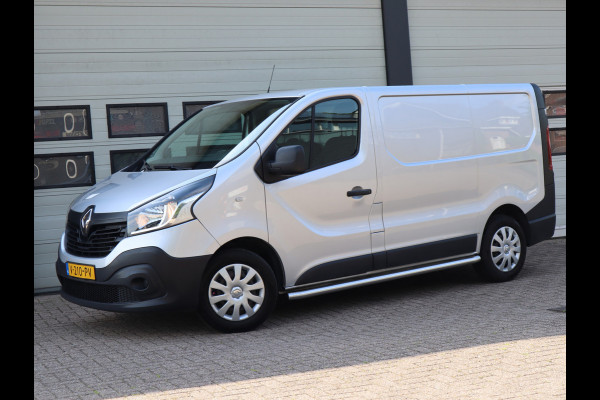 Renault Trafic 1.6 dCi Euro 6 - Airco - Trekhaak - Cruise - 3 Zits