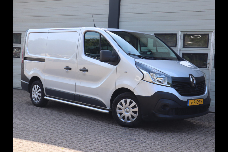 Renault Trafic 1.6 dCi Euro 6 - Airco - Trekhaak - Cruise - 3 Zits