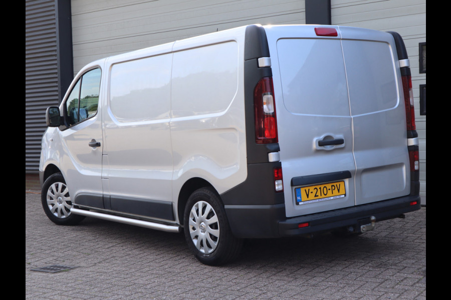 Renault Trafic 1.6 dCi Euro 6 - Airco - Trekhaak - Cruise - 3 Zits