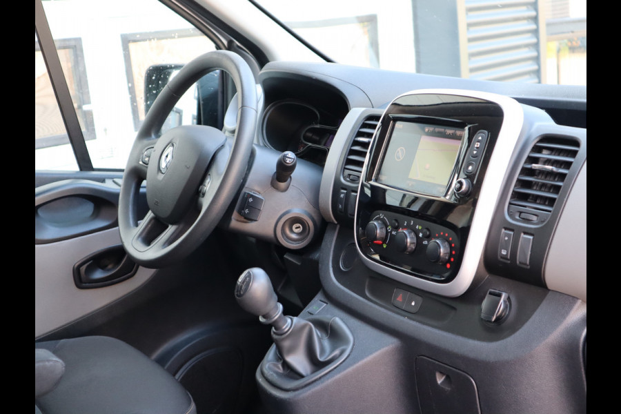 Renault Trafic 1.6 dCi Euro 6 - Airco - Trekhaak - Cruise - 3 Zits