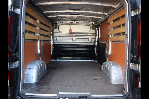 Renault Trafic 1.6 dCi Euro 6 - Airco - Trekhaak - Cruise - 3 Zits