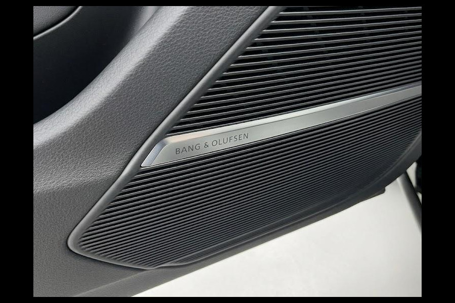 Audi Q7 60 TFSI e quattro Pro Line S Competition 490 pk | Head Up Display | Panoramadak | Elektr. trekhaak | Rondomzicht camera | B&O Soundsystem | Stoelverwarming v/a |  Laser Led koplampen