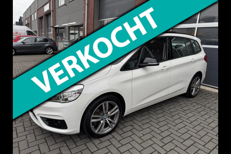 BMW 220i 7p. Gran Tourer LED HUD Pano Navi Camera Keyless