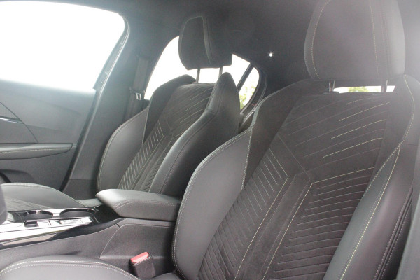 Peugeot 208 1.2 Hybrid 145PK AUTOMAAT GT PACK | ELEKTRISCH BEDIENBARE BESTUURDERSSTOEL MET MASSAGE FUNCTIE | ALCANTARA BEKLEDING | STOEL VERWARMING | CRUISE CONTROL | DAB+ RADIO | APPLE CARPLAY/ANDROID AUTO | FULL LED KOPLAMPEN | KEYLESS ENTRY/START | 17" LICHTMETALEN VELGEN | CLIMATE CONTROL |