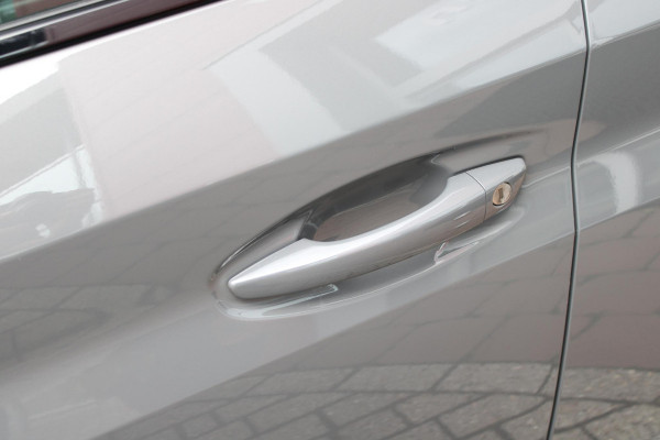 Peugeot 208 1.2 Hybrid 145PK AUTOMAAT GT PACK | ELEKTRISCH BEDIENBARE BESTUURDERSSTOEL MET MASSAGE FUNCTIE | ALCANTARA BEKLEDING | STOEL VERWARMING | CRUISE CONTROL | DAB+ RADIO | APPLE CARPLAY/ANDROID AUTO | FULL LED KOPLAMPEN | KEYLESS ENTRY/START | 17" LICHTMETALEN VELGEN | CLIMATE CONTROL |