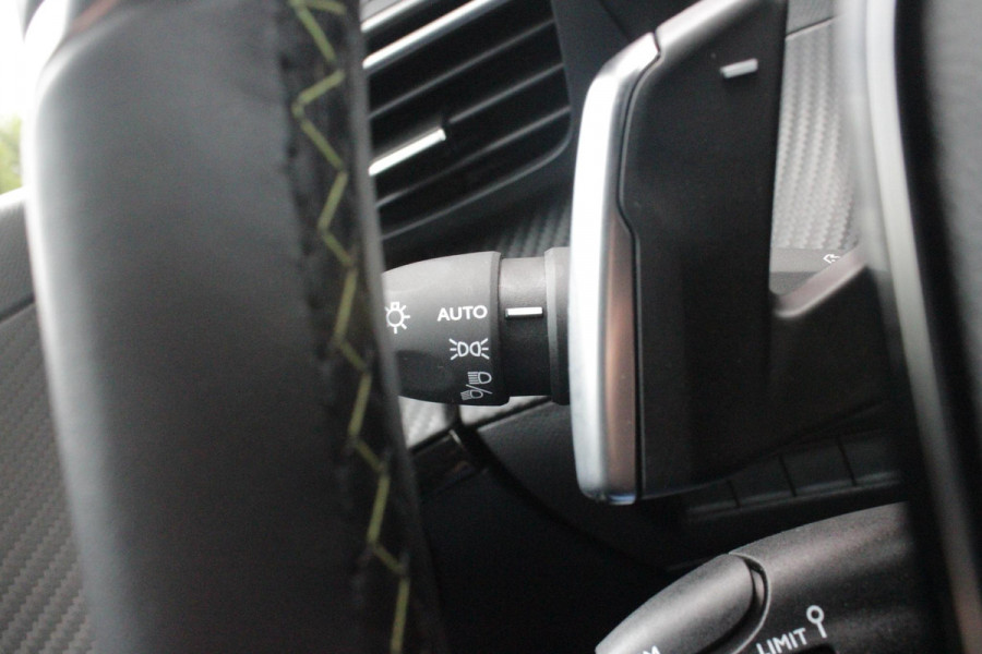 Peugeot 208 1.2 Hybrid 145PK AUTOMAAT GT PACK | ELEKTRISCH BEDIENBARE BESTUURDERSSTOEL MET MASSAGE FUNCTIE | ALCANTARA BEKLEDING | STOEL VERWARMING | CRUISE CONTROL | DAB+ RADIO | APPLE CARPLAY/ANDROID AUTO | FULL LED KOPLAMPEN | KEYLESS ENTRY/START | 17" LICHTMETALEN VELGEN | CLIMATE CONTROL |