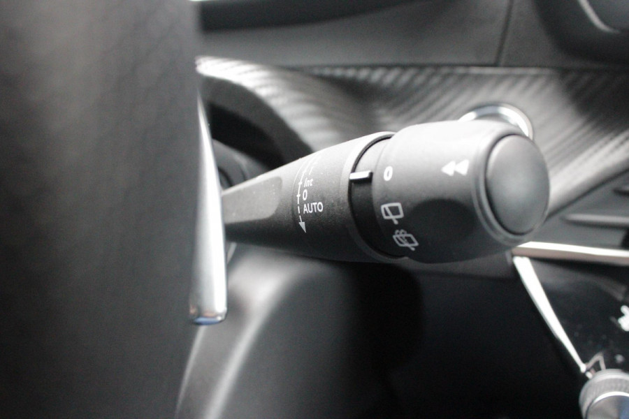 Peugeot 208 1.2 Hybrid 145PK AUTOMAAT GT PACK | ELEKTRISCH BEDIENBARE BESTUURDERSSTOEL MET MASSAGE FUNCTIE | ALCANTARA BEKLEDING | STOEL VERWARMING | CRUISE CONTROL | DAB+ RADIO | APPLE CARPLAY/ANDROID AUTO | FULL LED KOPLAMPEN | KEYLESS ENTRY/START | 17" LICHTMETALEN VELGEN | CLIMATE CONTROL |