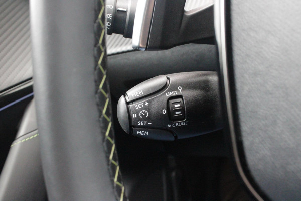 Peugeot 208 1.2 Hybrid 145PK AUTOMAAT GT PACK | ELEKTRISCH BEDIENBARE BESTUURDERSSTOEL MET MASSAGE FUNCTIE | ALCANTARA BEKLEDING | STOEL VERWARMING | CRUISE CONTROL | DAB+ RADIO | APPLE CARPLAY/ANDROID AUTO | FULL LED KOPLAMPEN | KEYLESS ENTRY/START | 17" LICHTMETALEN VELGEN | CLIMATE CONTROL |