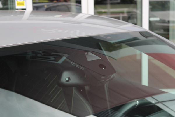 Peugeot 208 1.2 Hybrid 145PK AUTOMAAT GT PACK | ELEKTRISCH BEDIENBARE BESTUURDERSSTOEL MET MASSAGE FUNCTIE | ALCANTARA BEKLEDING | STOEL VERWARMING | CRUISE CONTROL | DAB+ RADIO | APPLE CARPLAY/ANDROID AUTO | FULL LED KOPLAMPEN | KEYLESS ENTRY/START | 17" LICHTMETALEN VELGEN | CLIMATE CONTROL |