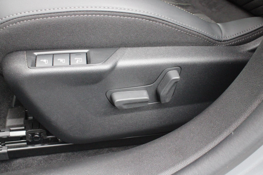 Peugeot 208 1.2 Hybrid 145PK AUTOMAAT GT PACK | ELEKTRISCH BEDIENBARE BESTUURDERSSTOEL MET MASSAGE FUNCTIE | ALCANTARA BEKLEDING | STOEL VERWARMING | CRUISE CONTROL | DAB+ RADIO | APPLE CARPLAY/ANDROID AUTO | FULL LED KOPLAMPEN | KEYLESS ENTRY/START | 17" LICHTMETALEN VELGEN | CLIMATE CONTROL |