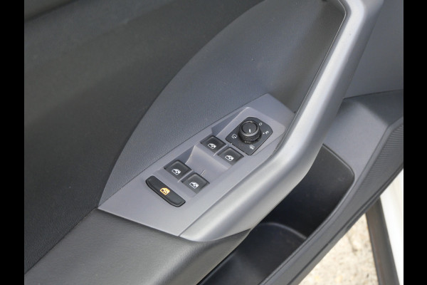 Volkswagen T-Cross 1.0 TSI LIFE | AUTOMAAT | A.C.C | CARPLAY | TREKHAAK | 1e EIG | NL-AUTO!!