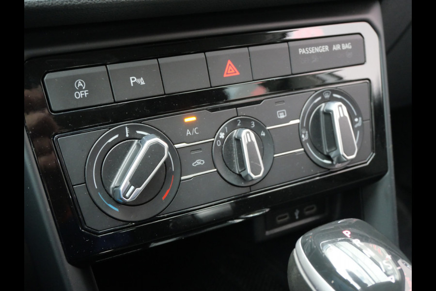 Volkswagen T-Cross 1.0 TSI LIFE | AUTOMAAT | A.C.C | CARPLAY | TREKHAAK | 1e EIG | NL-AUTO!!