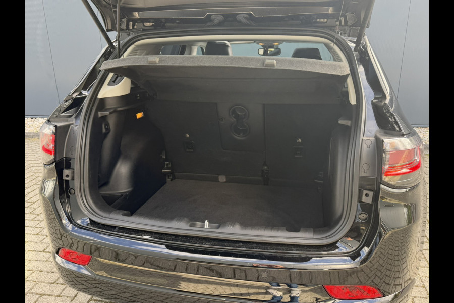 Jeep Compass 1.5T e-Hybrid S | Winter pack | Tech en Convenience Pack | Stoelen pack | Kantel/schuif-dak | 360 camera | Alpine Audio