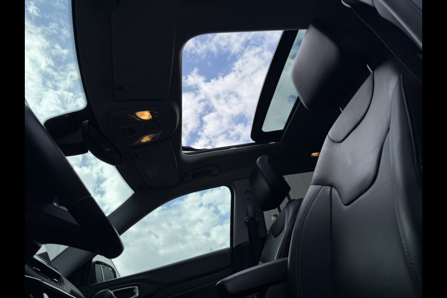 Jeep Compass 1.5T e-Hybrid S | Winter pack | Tech en Convenience Pack | Stoelen pack | Kantel/schuif-dak | 360 camera | Alpine Audio