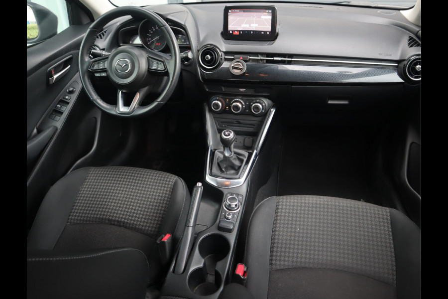 Mazda 2 1.5 Skyactiv-G Dynamic+ Navi / Pdc / Elekramen / Airco / Lm velgen 16'' Goed onderhouden / All season banden