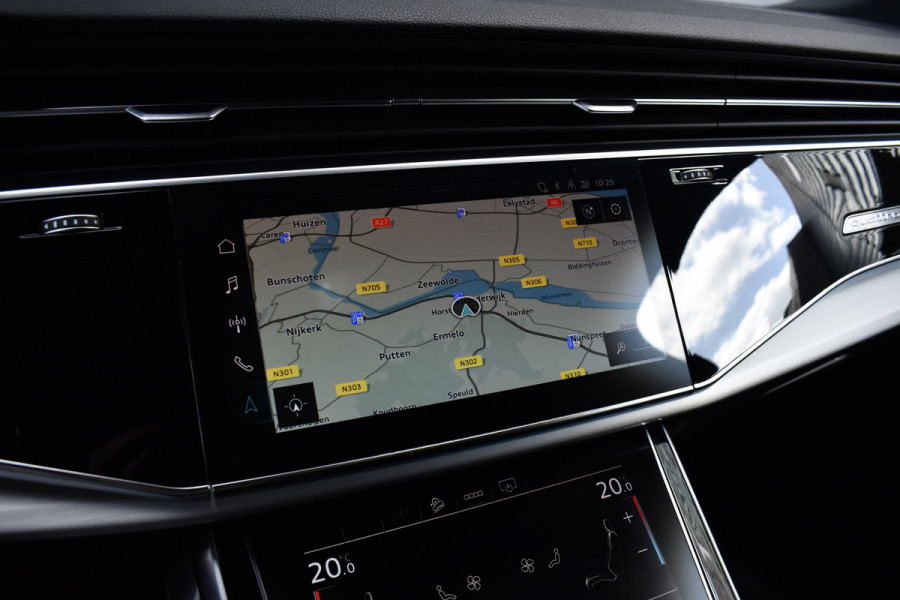 Audi Q7 60 TFSI e Quattro 462pk Competition | Panorama | 22'' Wielen | Matrix | Keyless entry | Camera |
