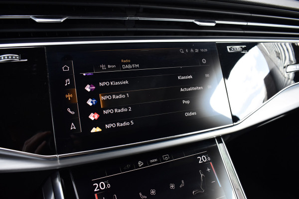 Audi Q7 60 TFSI e Quattro 462pk Competition | Panorama | 22'' Wielen | Matrix | Keyless entry | Camera |