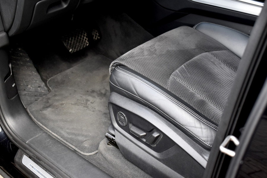 Audi Q7 60 TFSI e Quattro 462pk Competition | Panorama | 22'' Wielen | Matrix | Keyless entry | Camera |