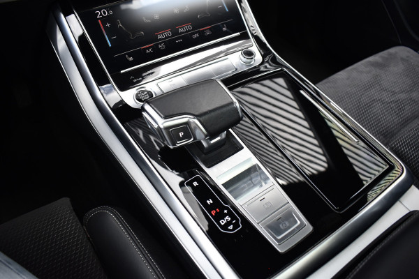 Audi Q7 60 TFSI e Quattro 462pk Competition | Panorama | 22'' Wielen | Matrix | Keyless entry | Camera |