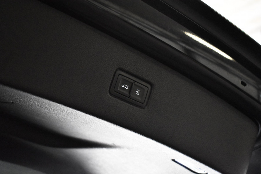 Audi Q7 60 TFSI e Quattro 462pk Competition | Panorama | 22'' Wielen | Matrix | Keyless entry | Camera |