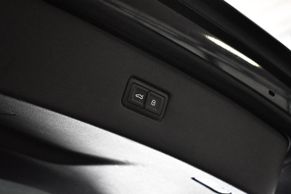 Audi Q7 60 TFSI e Quattro 462pk Competition | Panorama | 22'' Wielen | Matrix | Keyless entry | Camera |
