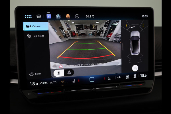 Volkswagen T-Roc R-Line First Edition 1.5 eTSI 110 kW / 150 PK SUV Panoramadak | Stoelverwarming | Achteruitrijcamera