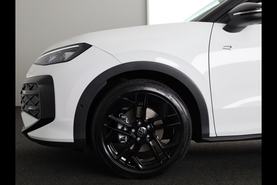 Volkswagen T-Roc R-Line First Edition 1.5 eTSI 110 kW / 150 PK SUV Panoramadak | Stoelverwarming | Achteruitrijcamera