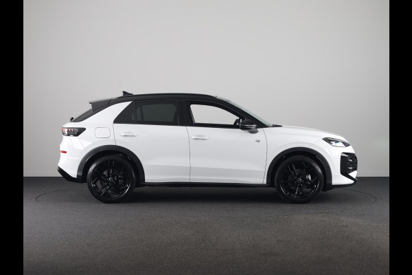 Volkswagen T-Roc R-Line First Edition 1.5 eTSI 110 kW / 150 PK SUV Panoramadak | Stoelverwarming | Achteruitrijcamera