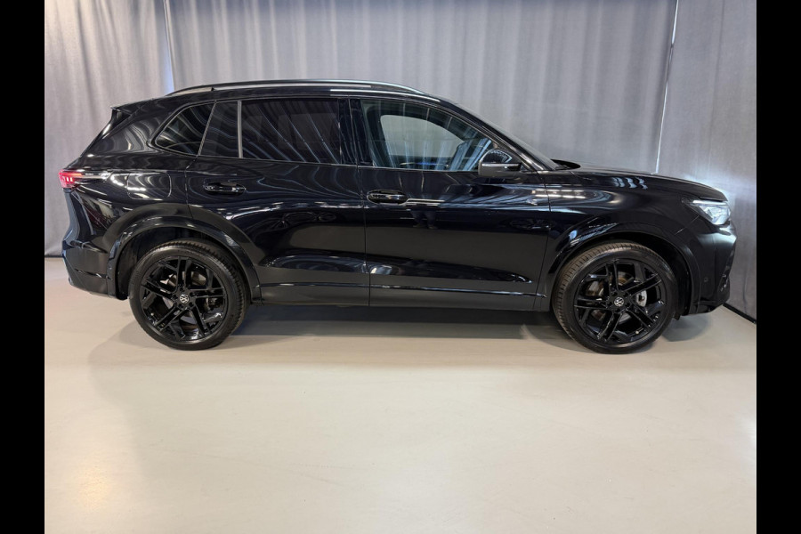 Volkswagen Tiguan 1.5 eHybrid R-Line Black Style 272pk 20"/VOL Leder + memory/Trekhaak/Harman Kardon/Stuur + stoelverwarming + koeling/Matrix LED/Dodehoek/Head-up