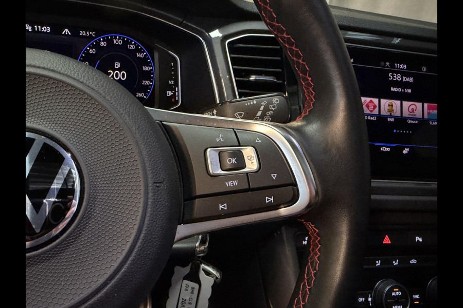Volkswagen T-Roc 1.5 TSI Sport Business R 19"/Panoramadak/Trekhaak/Dodehoek/Camera/Adaptieve cruise/Apple Carplay & Android Auto/Camera/PDC v+a