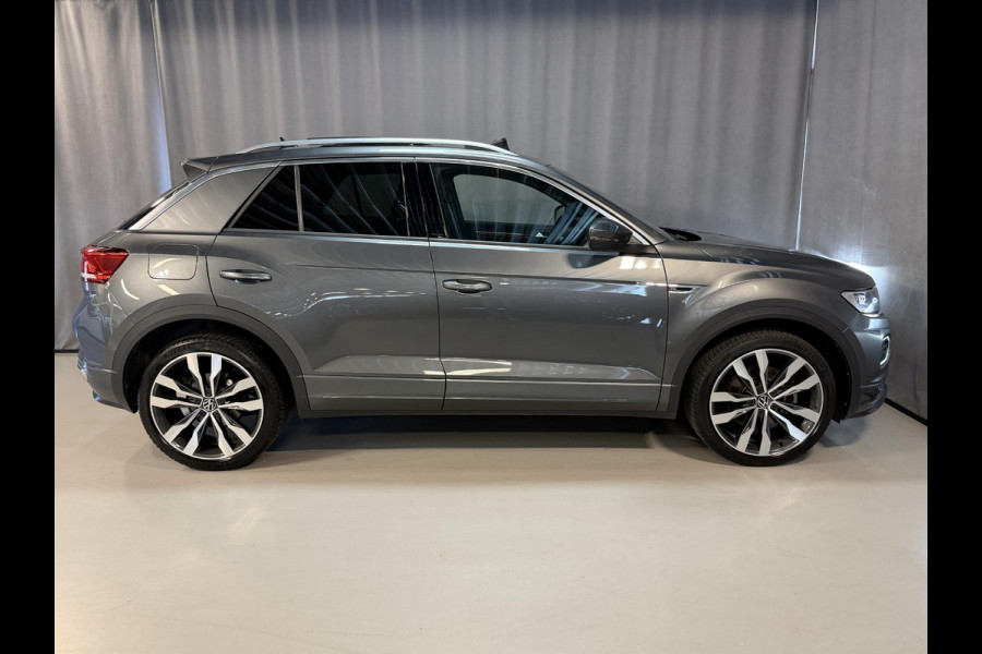 Volkswagen T-Roc 1.5 TSI Sport Business R 19"/Panoramadak/Trekhaak/Dodehoek/Camera/Adaptieve cruise/Apple Carplay & Android Auto/Camera/PDC v+a