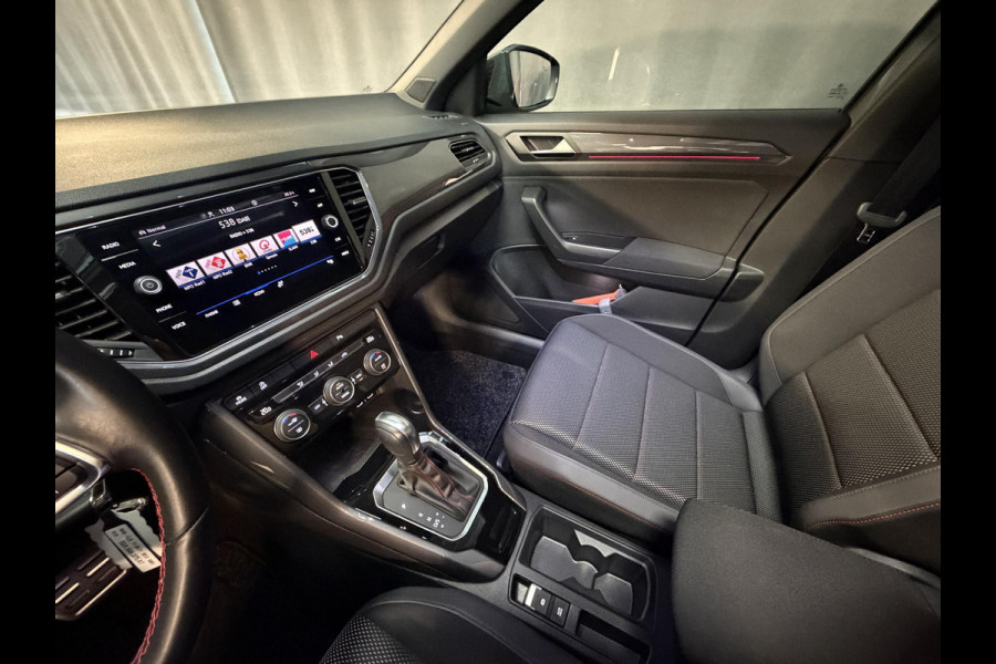 Volkswagen T-Roc 1.5 TSI Sport Business R 19"/Panoramadak/Trekhaak/Dodehoek/Camera/Adaptieve cruise/Apple Carplay & Android Auto/Camera/PDC v+a