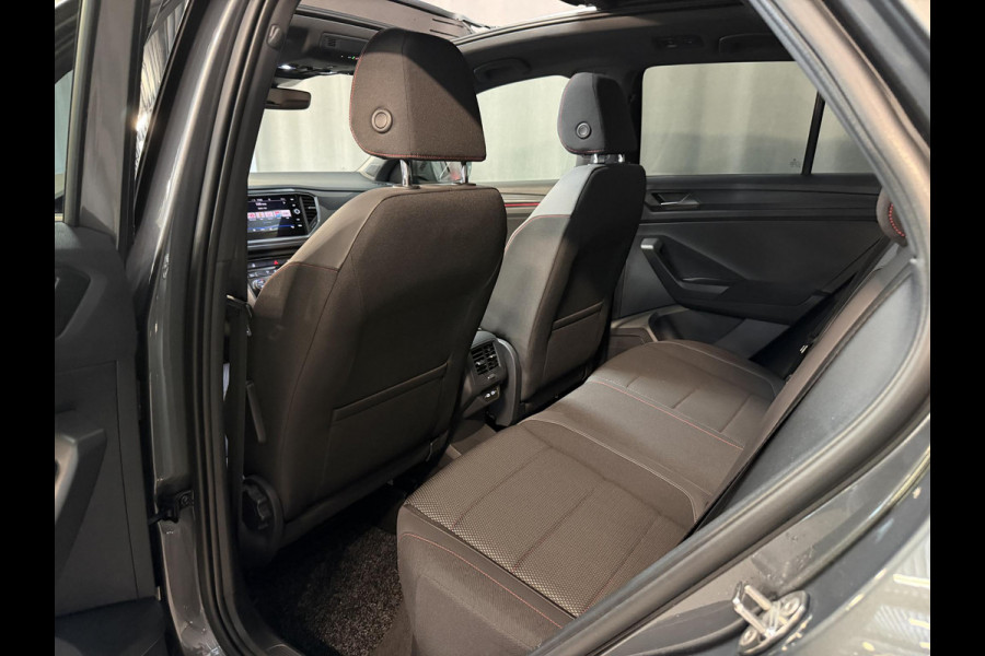 Volkswagen T-Roc 1.5 TSI Sport Business R 19"/Panoramadak/Trekhaak/Dodehoek/Camera/Adaptieve cruise/Apple Carplay & Android Auto/Camera/PDC v+a