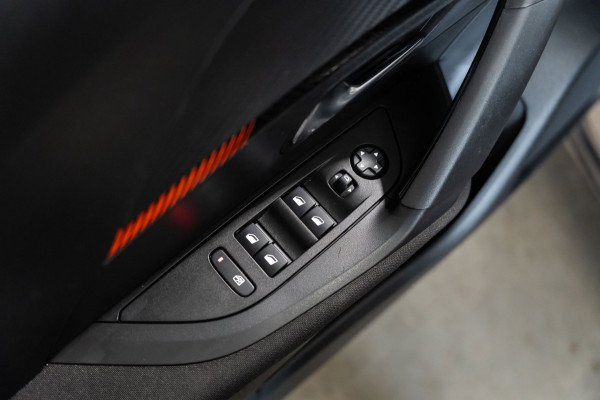 Peugeot 2008 1.2 PureTech Active NAVI PDC