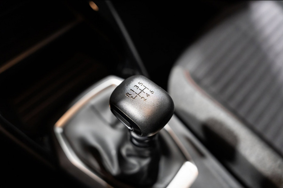 Peugeot 2008 1.2 PureTech Active NAVI PDC