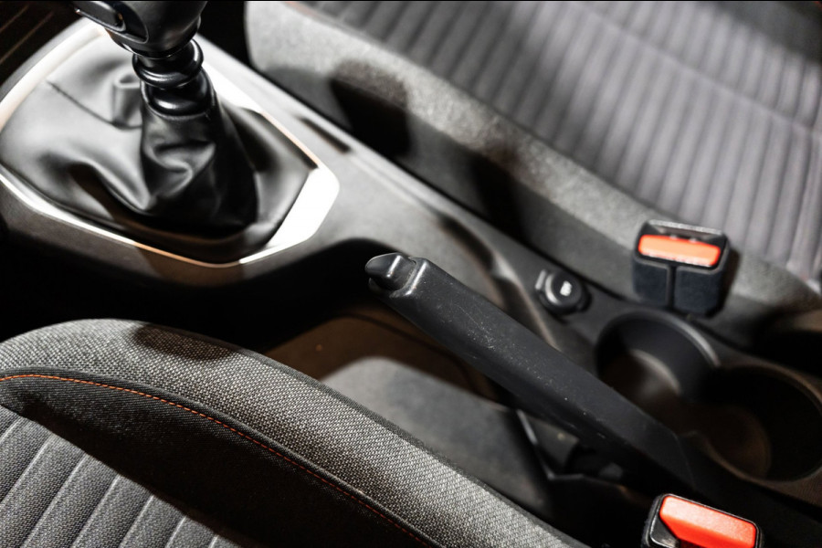 Peugeot 2008 1.2 PureTech Active NAVI PDC
