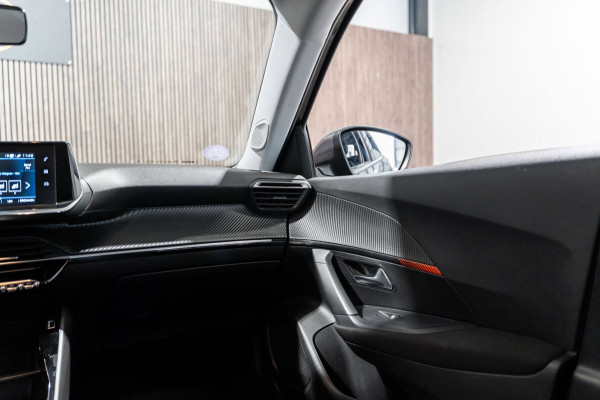 Peugeot 2008 1.2 PureTech Active NAVI PDC