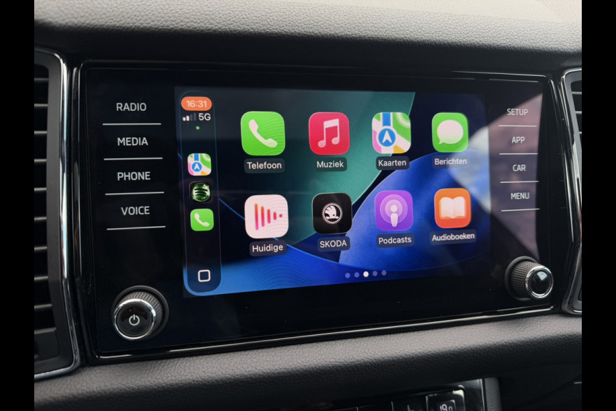 Škoda Kodiaq 1.5 TSI Sportline Business 7p. | Pano | Elek. Trekhaak | Carplay | Memory | Sfeerverlicht. | LED